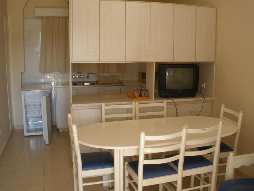Klashiana Hotel Apartments Ворокліні Екстер'єр фото